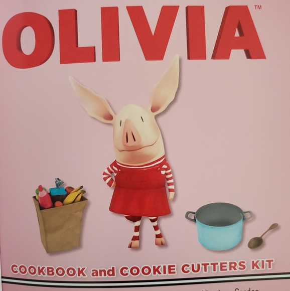 ❤Chef Olivia cookbook, cookie cutters, PLUS 2 hardback books with CD's. - Picture 2 of 12